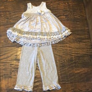 Like new two piece outfit